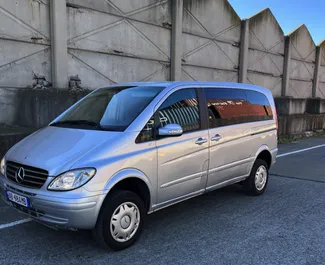 Framvy av en hyrbil Mercedes-Benz Viano i Durres, Albanien ✓ Bil #8710. ✓ Växellåda Automatisk TM ✓ 0 recensioner.