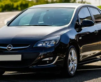 Přední pohled na pronájem Opel Astra Sedan v Jerevanu, Arménie ✓ Auto č. 9069. ✓ Převodovka Automatické TM ✓ Recenze 0.