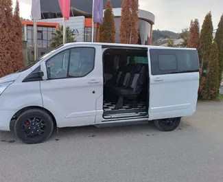 Auton vuokraus Ford Tourneo Custom #9033 Automaattinen Tiranassa, varustettuna 2,2L moottorilla ➤ Arturltä Albaniassa.