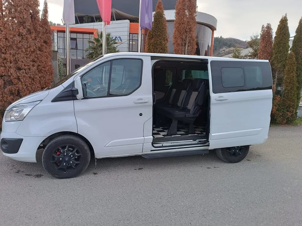 Аренда Ford Tourneo Custom #9033 в Тиране, Албания ➤ TakeCars.com