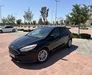 Vista frontal de um aluguel Ford Focus em Yerevan, Arménia ✓ Carro #9123. ✓ Transmissão Automático TM ✓ 0 avaliações.