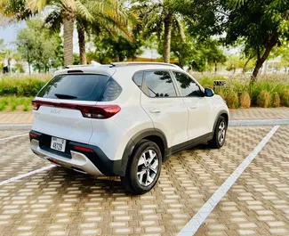 Kia Sonet 2024 location de voiture dans les EAU, avec ✓ Essence carburant et 115 chevaux ➤ À partir de 90 AED par jour.