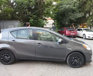 Κινητήρας Υβριδικό 1,5L του Toyota Prius C 2013 για ενοικίαση στην Τιφλίδα.