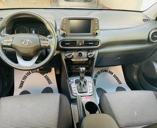 Alugue um Hyundai Kona em Dubai, Emirados Árabes Unidos