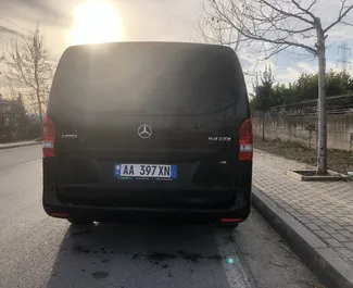 Motore Diesel da 2,2L di Mercedes-Benz Vito 2018 per il noleggio a Tirana.