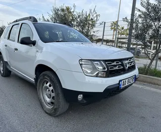 Vuokra-auton etunäkymä Dacia Duster Tiranassa, Albania ✓ Auto #9278. ✓ Vaihteisto Manuaalinen TM ✓ Arvostelut 0.