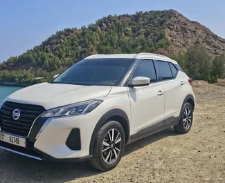 在 阿联酋 租赁 Nissan Kicks 2021 汽车，特点包括 ✓ 使用 Petrol 燃料和 120 马力 ➤ 起价 100 AED 每天。