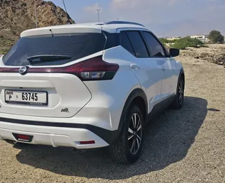 Nissan Kicks 2021 disponible à la location à Dubaï, avec une limite de kilométrage de 200 km/jour.
