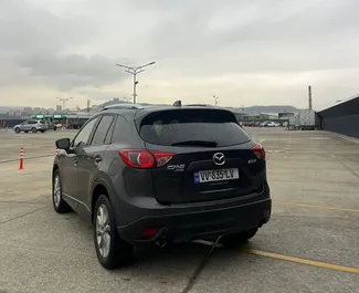 Mazda CX-5のレンタル。グルジアにてでの経済, 快適さ, クロスオーバーカーレンタル ✓ 預金200 GEL ✓ TPLの保険オプション付き。