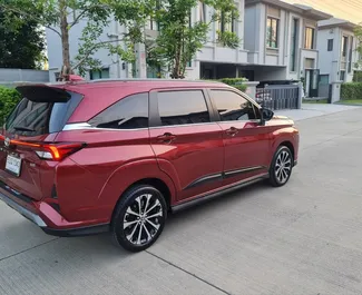 Aluguel de Toyota Veloz. Carro Conforto, Monovolume para Alugar na Tailândia ✓ Depósito de 5000 THB ✓ Opções de seguro: TPL, SCDW, Passageiros.