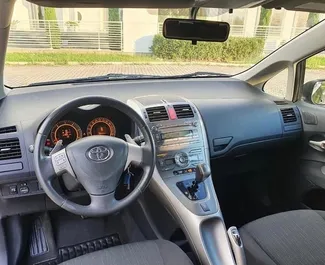 Toyota Auris location. Économique, Confort Voiture à louer en Albanie ✓ Dépôt de 200 EUR ✓ RC, CDW, SCDW, Frontière, Jeune options d'assurance.