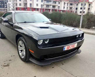 Frontvisning af en udlejnings Dodge Challenger i Tbilisi, Georgien ✓ Bil #9386. ✓ Automatisk TM ✓ 0 anmeldelser.