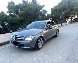 Frontvisning af en udlejnings Mercedes-Benz C220 i Durres, Albanien ✓ Bil #8933. ✓ Automatisk TM ✓ 1 anmeldelser.