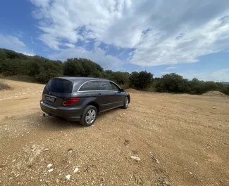 Araç Kiralama Mercedes-Benz R-Class #9371 Otomatik Tiran havaalanında, 3,0L motor ile donatılmış ➤ Amarildo tarafından Arnavutluk'ta.