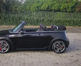 Mini Cooper S 대여. 몬테네그로에서에서 대여 가능한 편안함, 프리미엄, 카브리오 차량 ✓ 200 EUR의 보증금 ✓ TPL, CDW, SCDW, 도난, 해외 보험 옵션.