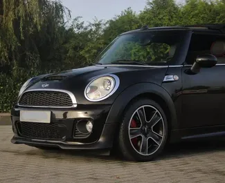 Prenájom auta Mini Cooper S #9554 s prevodovkou Automatické v v Budve, vybavené motorom 1,6L ➤ Od Dino v v Čiernej Hore.