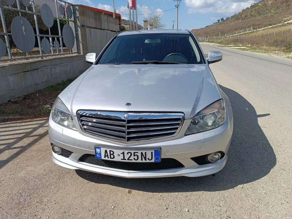 Аренда Mercedes-Benz C220 d #9468 в Тиране, Албания ➤ TakeCars.com