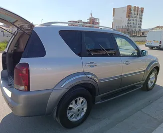 SsangYong Rexton 2004 autóbérlés Albániában, jellemzők ✓ Dízel üzemanyag és 190 lóerő ➤ Napi 38 EUR-tól kezdődően.