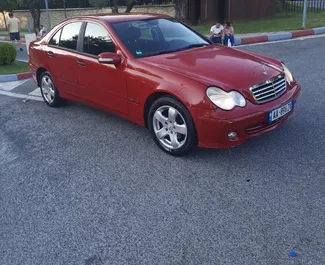 Vue de face d'une location Mercedes-Benz C-Class à Tirana, Albanie ✓ Voiture #9583. ✓ Automatique TM ✓ 0 avis.