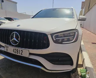 Прокат машины Mercedes-Benz GLC300 №9406 (Автомат) в Дубае, с двигателем 2,5л. Бензин ➤ Напрямую от Хосе в ОАЭ.