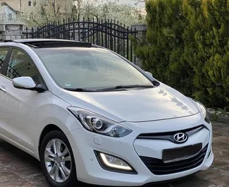 Ενοικίαση αυτοκινήτου Hyundai i30 2013 στην Αλβανία, περιλαμβάνει ✓ καύσιμο Ντίζελ και 110 ίππους ➤ Από 22 EUR ανά ημέρα.