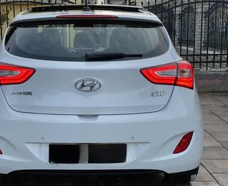 Dízel 1,4L motor a Hyundai i30 2013 modellhez bérlésre Tiranában.