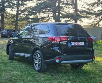 Mitsubishi Outlander Xl 2017 tillgänglig för uthyrning i Kutaisi, med en körsträckegräns på obegränsad.