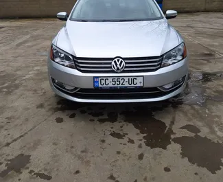 Automobilio nuoma Volkswagen Passat #9701 su Automatinis pavarų dėže Kutaisio oro uoste, aprūpintas 2,5L varikliu ➤ Iš Nika Gruzijoje.