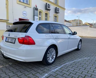 Двигун Бензин 2,0 л. - Орендуйте BMW 3-series Touring у Празі.