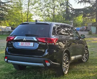 Uthyrning av Mitsubishi Outlander Xl. Komfort, Crossover bil för uthyrning i Georgien ✓ Utan deposition ✓ Försäkringsalternativ: TPL, Passagerare, Stöld, Ung.