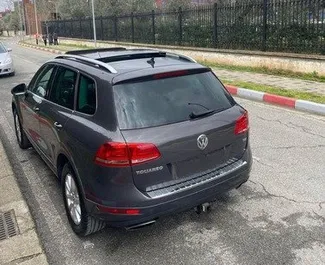 알바니아에서에서 대여하는 Volkswagen Touareg 2013 차량, 특징: ✓디젤 연료 및 220마력 ➤ 하루 50 EUR부터 시작.