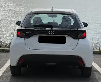 Toyota Yaris 2023 location de voiture au Monténégro, avec ✓ Essence carburant et 125 chevaux ➤ À partir de 50 EUR par jour.