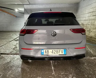 Diesel 2,0L motor i Volkswagen Golf 8 2020 för uthyrning i Tirana.