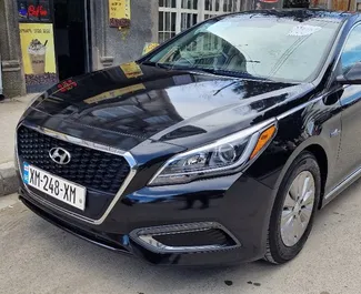 Frontvisning av en leiebil Hyundai Sonata i Tbilisi, Georgia ✓ Bil #9705. ✓ Automatisk TM ✓ 0 anmeldelser.