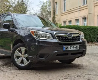 Vista frontal de um aluguel Subaru Forester Limited em Tbilisi, Geórgia ✓ Carro #9622. ✓ Transmissão Automático TM ✓ 0 avaliações.