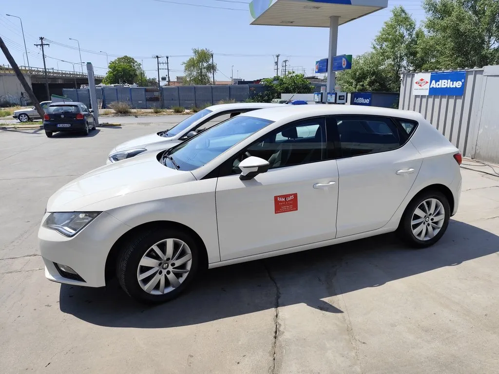 Аренда Seat Leon #9711 в Салониках, Греция ➤ TakeCars.com