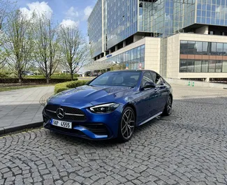 租赁 Mercedes-Benz C220 d 的正面视图，在布拉格, 捷克 ✓ 汽车编号 #9643。✓ Automatic 变速箱 ✓ 0 评论。