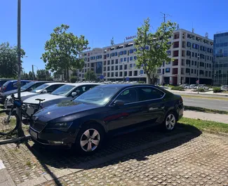 واجهة أمامية لسيارة إيجار Skoda Superb في في بلغراد, صربيا ✓ رقم السيارة 9835. ✓ ناقل حركة أوتوماتيكي ✓ تقييمات 0.