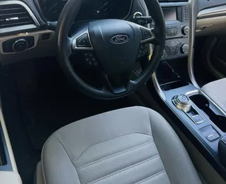 Benzīns 2,5L dzinējs Ford Fusion Sedan 2016 nomai Tbilisi.