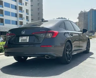 Noleggio Honda Civic. Auto Economica, Comfort per il noleggio negli Emirati Arabi Uniti ✓ Cauzione di Deposito di 1500 AED ✓ Opzioni assicurative RCT.