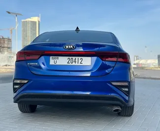 Benzine motor van 2,0L van Kia Forte 2022 te huur in Dubai.