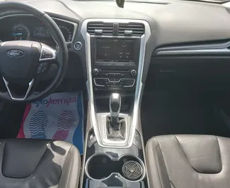Benzinas 2,0L variklis Ford Mondeo 2015 nuomai Tiranoje.