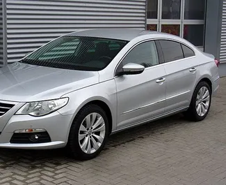 Frontvisning af en udlejnings Volkswagen Passat-CC i Durres, Albanien ✓ Bil #9801. ✓ Automatisk TM ✓ 0 anmeldelser.