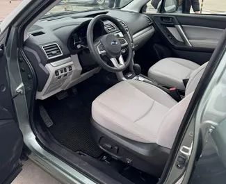 Subaru Forester 2017 için kiralık Benzin 2,5L motor, Tiflis'te.