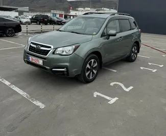 Vista frontal de um aluguel Subaru Forester em Tbilisi, Geórgia ✓ Carro #9682. ✓ Transmissão Automático TM ✓ 0 avaliações.