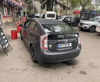 Biluthyrning av Toyota Prius 2014 i i Georgien, med funktioner som ✓ Hybrid bränsle och 96 hästkrafter ➤ Från 62 GEL per dag.