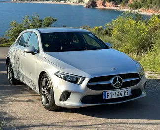 Přední pohled na pronájem Mercedes-Benz A180 cdi v Rafailovici, Černá Hora ✓ Auto č. 10022. ✓ Převodovka Automatické TM ✓ Recenze 1.