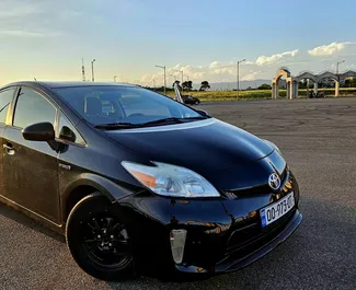 Motor Hibridni 1,8L Toyota Prius 2013 za najem v v Tbilisiju.