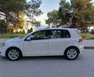 Najem avtomobila Volkswagen Golf 6 2013 v v Albaniji, z značilnostmi ✓ gorivo Dizel in 140 konjskih moči ➤ Od 13 EUR na dan.