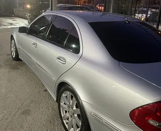 Araç Kiralama Mercedes-Benz E-Class #10051 Otomatik Tiran havaalanında, 1,8L motor ile donatılmış ➤ Armand tarafından Arnavutluk'ta.